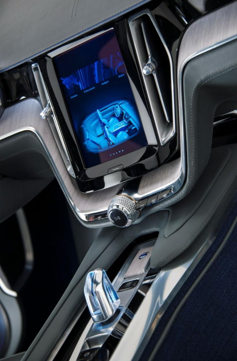 Детали интерьера Volvo Concept Coupe 2013 года  (фото 35 из 69)